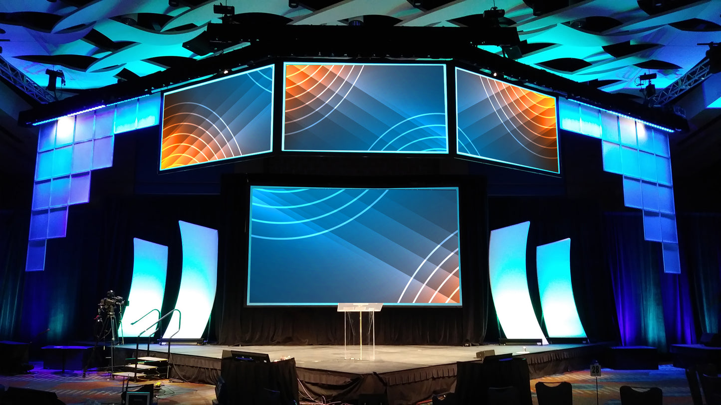 Four-Screen Layout with Scenic Tiles and Fabric Wings